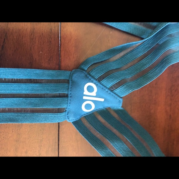 *SOLD ONE SEPARATELY * Lot of 2 Alo sports tops - Picture 6 of 7